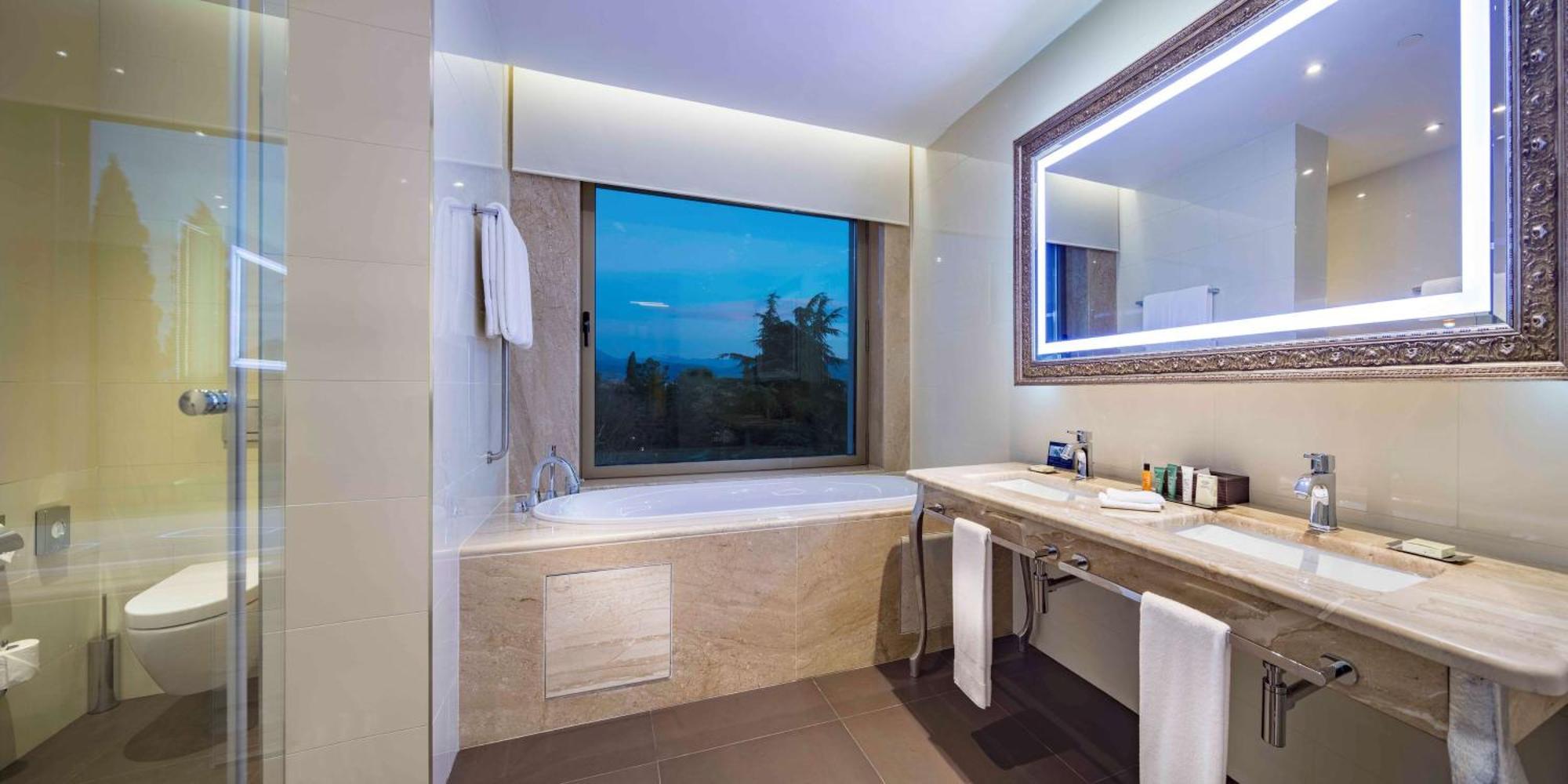 Отель Hilton Crna Gora 5*