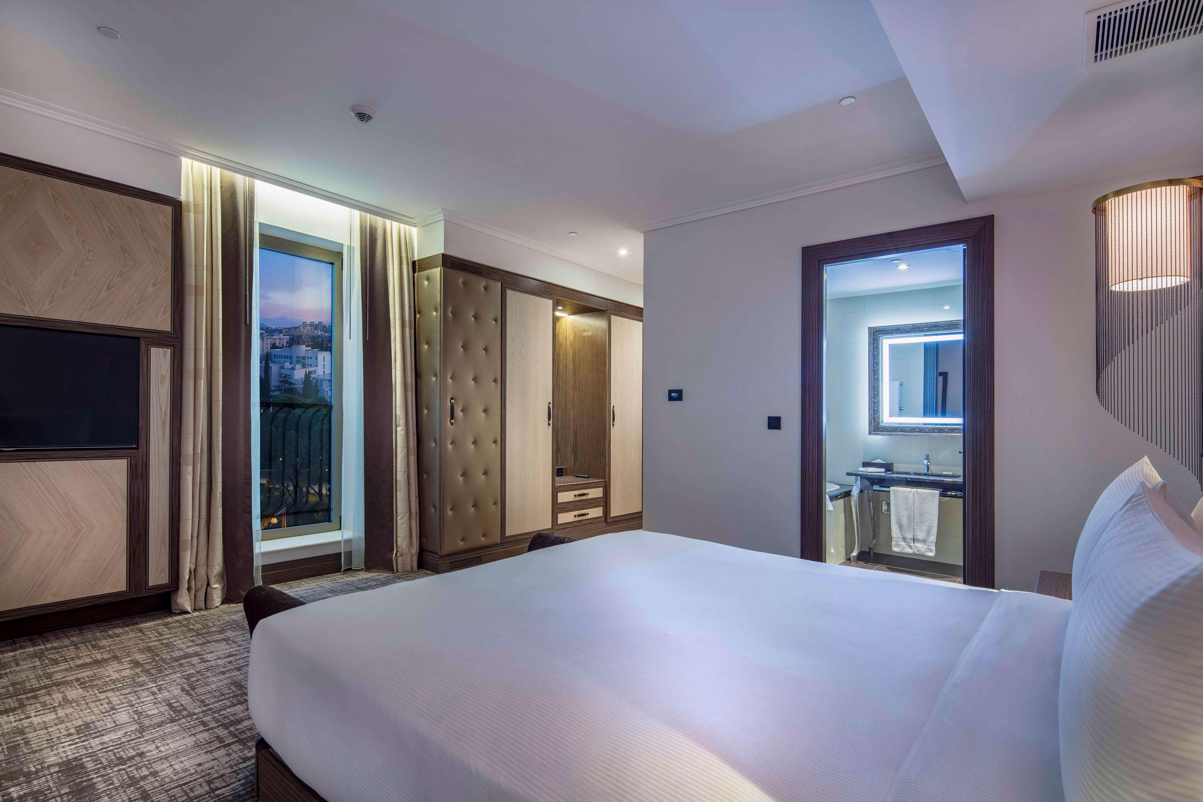 Hilton Crna Gora Hotel 5*