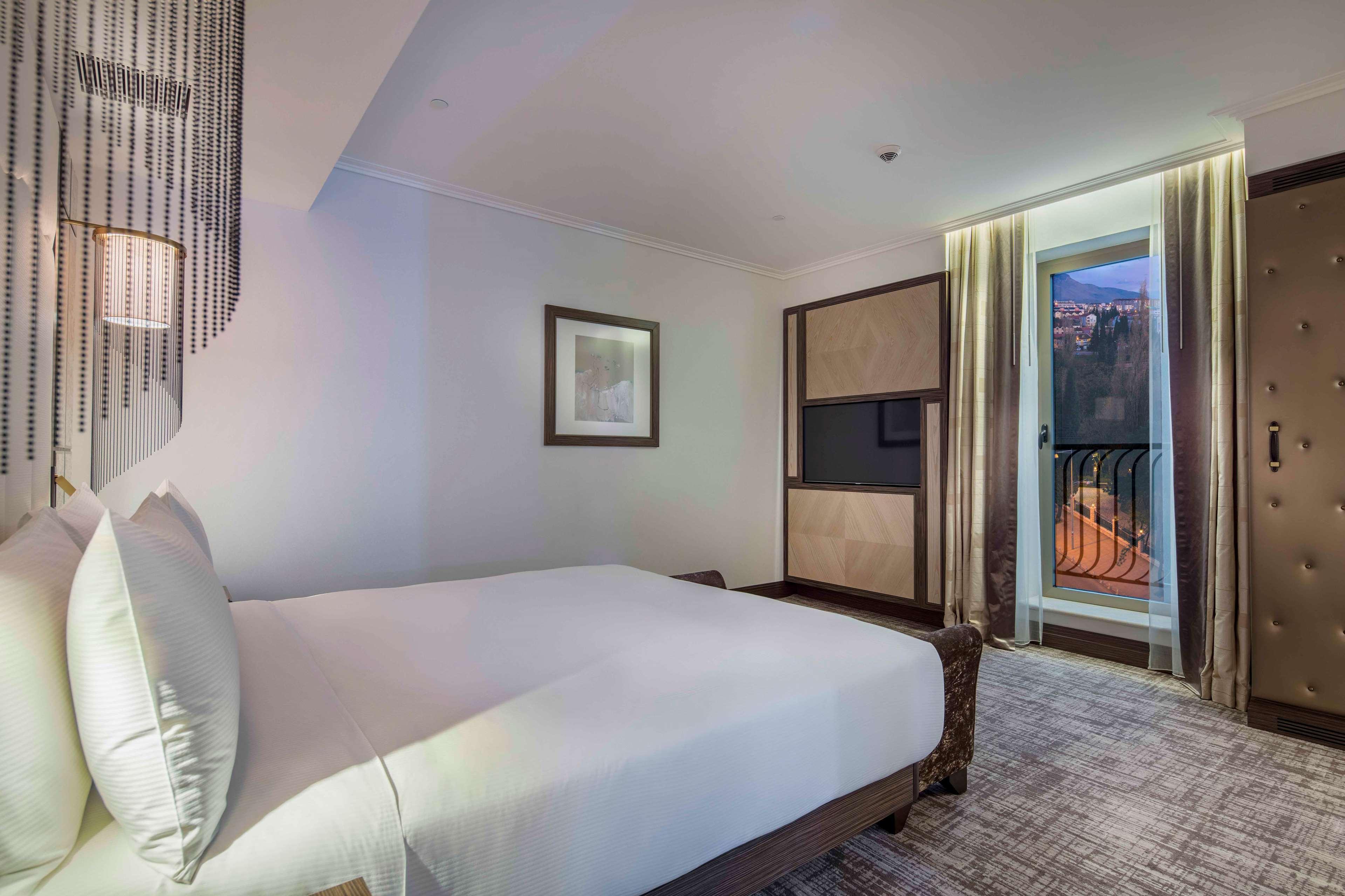 Hotel Hilton Crna Gora 5*