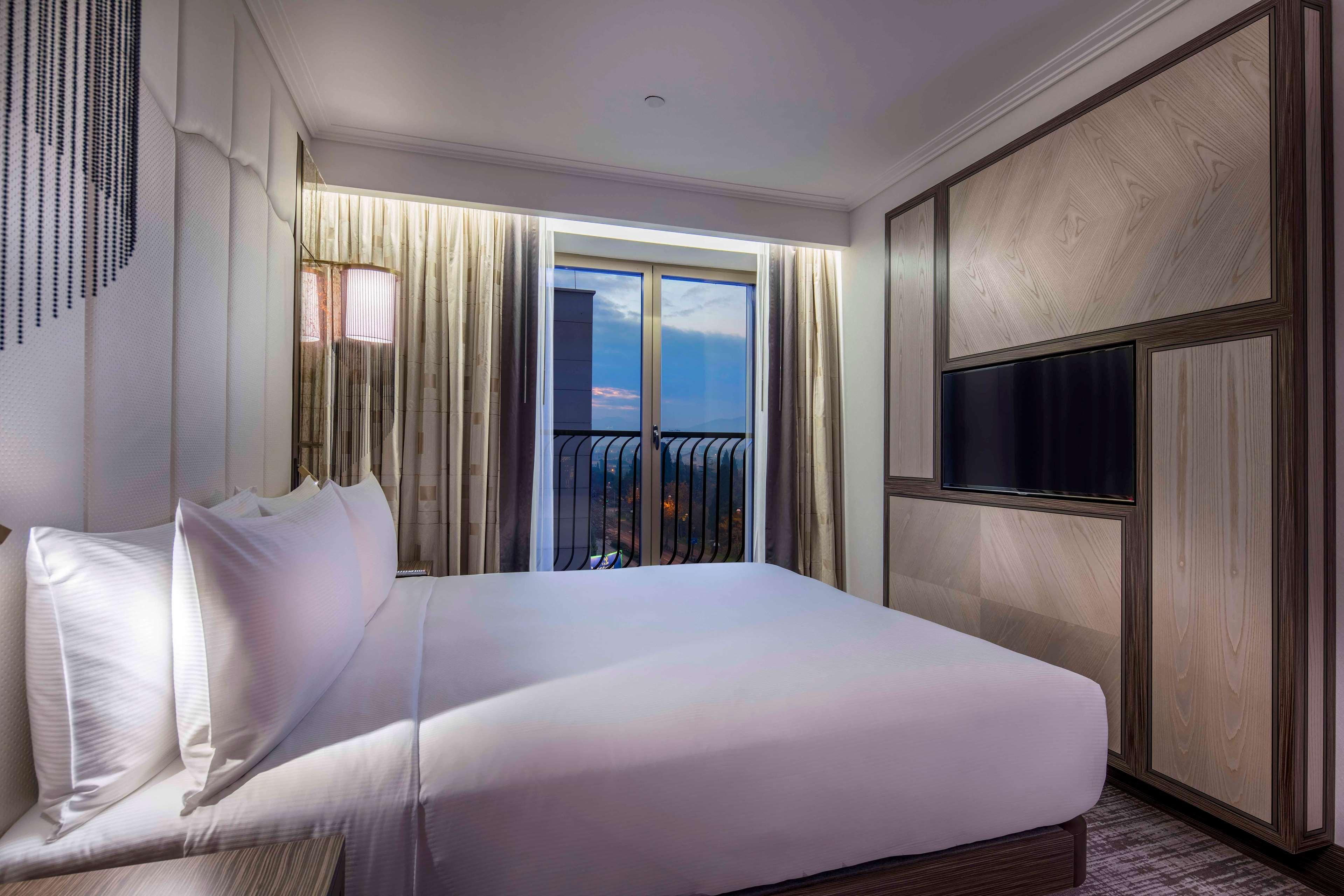 Hotel Hilton Crna Gora 5*