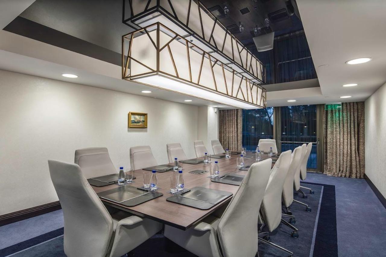 Hotel Hilton Crna Gora 5*