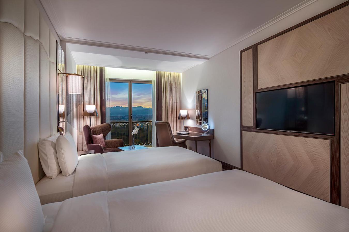 Hilton Crna Gora 5*